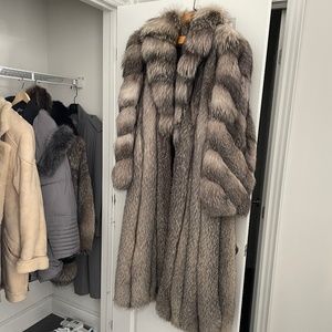 Women’s size large vintage sable fur coat